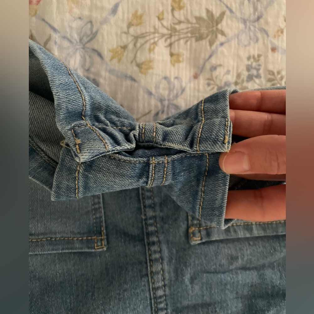 Oshkosh B’gosh baby girl medium wash denim overalls/romper shorts 18 months NEW - Picture 7 of 8